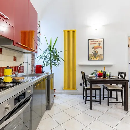 Guesthost - Lovely Nest In דירה *