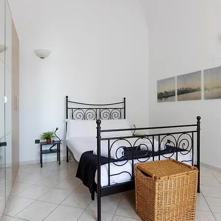Apartment Guesthost - Lovely Nest In